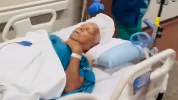 দুবাইতে জটিল অপারেশন আরজেডি সুপ্রিমো লালু প্রসাদ যাদবের! দুবাইতে জটিল অপারেশন আরজেডি সুপ্রিমো লালু প্রসাদ যাদবের!