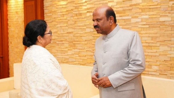 নবান্ন এবং রাজভবনের মধ্যে সংঘাত দেখা গিয়েছে