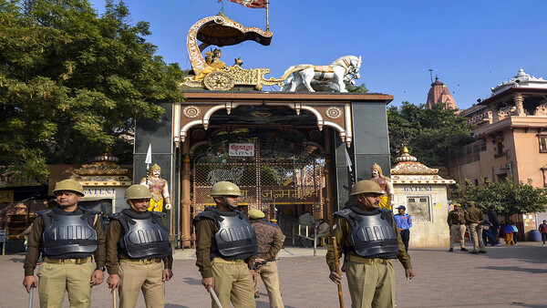 পরিকল্পনা ভেস্তে দিয়েছে প্রশাসন পরিকল্পনা ভেস্তে দিয়েছে প্রশাসন