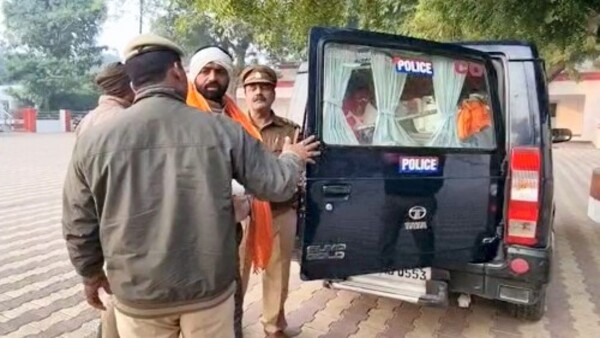 আটক কমপক্ষে ২২ আটক কমপক্ষে ২২