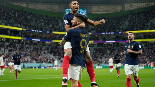 পিএসজি'তে নিজেকে প্রতারিত মনে করছেন এমবাপে: