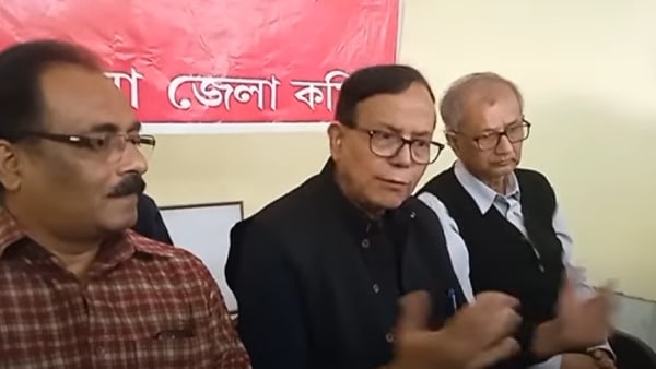 মমতা-মুকুল-শুভেন্দু-র হাত ধরেই বেআইনি অস্ত্র ভাণ্ডার মমতা-মুকুল-শুভেন্দু-র হাত ধরেই বেআইনি অস্ত্র ভাণ্ডার