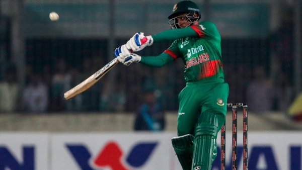 শেষ উইকেটে ৫১ রানের পার্টনারশিপ: শেষ উইকেটে ৫১ রানের পার্টনারশিপ: