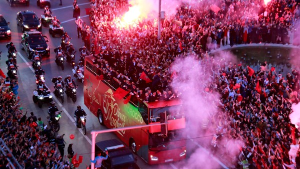 বিশ্বকাপ জিততে না পারলেও রাজকীয়ভাবে বরণ করা নেওয়া হল ইতিহাস তৈরি করে চতুর্থ স্থানে শেষ করা মরক্কোকে বিশ্বকাপ জিততে না পারলেও রাজকীয়ভাবে বরণ করা নেওয়া হল ইতিহাস তৈরি করে চতুর্থ স্থানে শেষ করা মরক্কোকে
