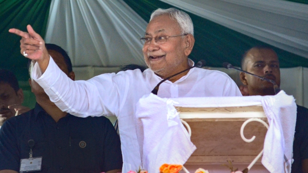 বিরোধী ঐক্য গঠনে নীতীশ কুমার