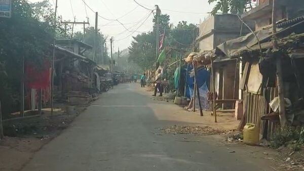  সরকারি জায়গায় বসবাসে উচ্ছেদের নোটিশ