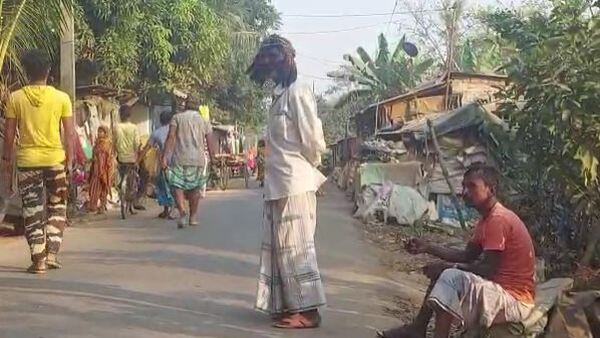  মেদিনীপুর খালের দুই ধারে বসবাস 