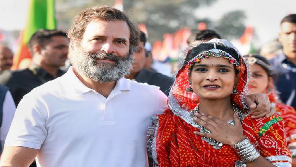 গুরুত্বপূর্ণ একটি বৈঠক ডাকা হয়েছে। গুরুত্বপূর্ণ একটি বৈঠক ডাকা হয়েছে।