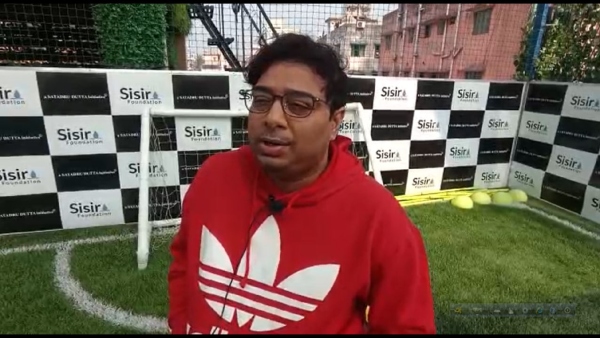 বলেছিলেন 'মেনি পিপল' বলেছিলেন 'মেনি পিপল'