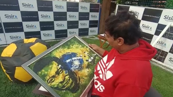 হাজার হাজার পেলে ভক্ত জমা হচ্ছেন শুধু হাজার হাজার পেলে ভক্ত জমা হচ্ছেন শুধু