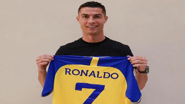 আল নাসেরে সই করেছেন রোনাল্ডো: