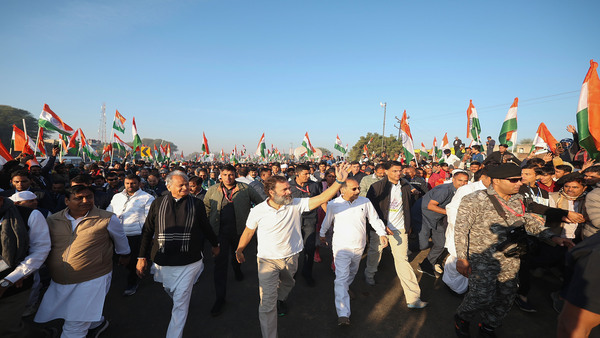আমন্ত্রণ জানিয়েছেন রাহুল