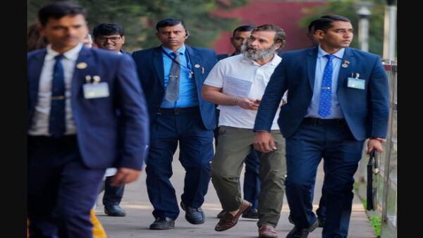 সিদ্ধান্ত জানাবেন রাহুল গান্ধী স্বয়ং সিদ্ধান্ত জানাবেন রাহুল গান্ধী স্বয়ং