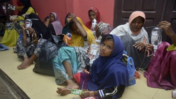 রোহিঙ্গাদের মায়ানমার ত্যাগ অব্যাহত রোহিঙ্গাদের মায়ানমার ত্যাগ অব্যাহত