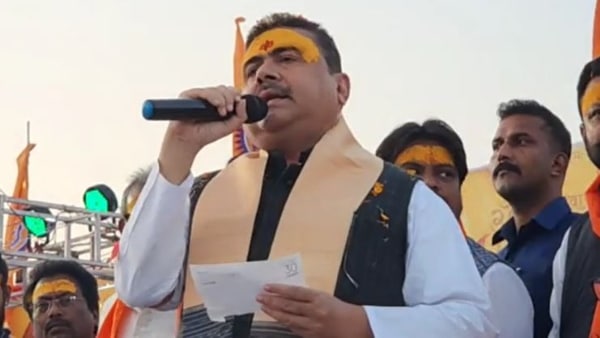 আসানসোলে গঙ্গা আরতিতে অংশগ্রহণ আসানসোলে গঙ্গা আরতিতে অংশগ্রহণ
