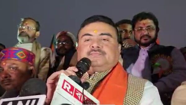 কেষ্টবাবুর তিহার যাত্রা সময়ের অপেক্ষা