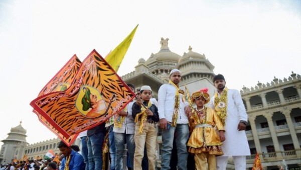 বিরোধিতা করেছিল হিন্দু সংগঠনগুলি বিরোধিতা করেছিল হিন্দু সংগঠনগুলি
