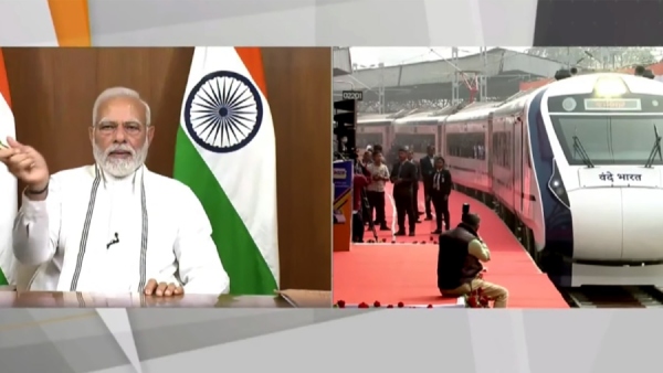 চাকা গড়াল বন্দে ভারত এক্সপ্রেসের চাকা গড়াল বন্দে ভারত এক্সপ্রেসের