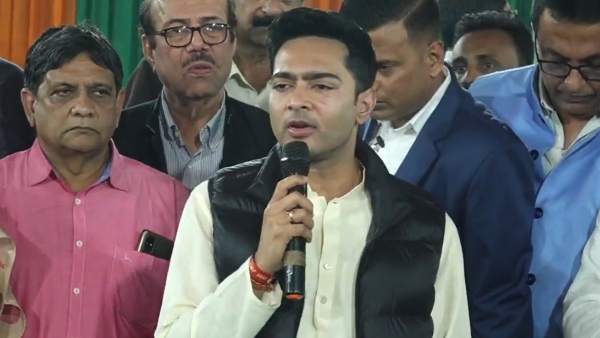 বিতর্কে অভিষেক বন্দ্যোপাধ্যায়ের সভা