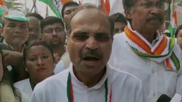 কার্শিয়াংয়ে পদযাত্রায় একসঙ্গে পা মেলানোর বার্তা অধীরের কার্শিয়াংয়ে পদযাত্রায় একসঙ্গে পা মেলানোর বার্তা অধীরের