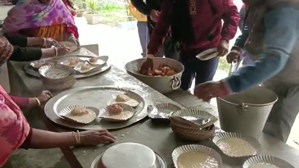 মিডে মিলে ফল-মাংস মিডে মিলে ফল-মাংস