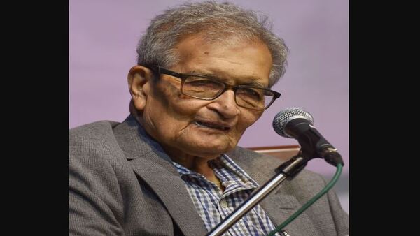 মহাত্মা গান্ধীকে স্মরণ