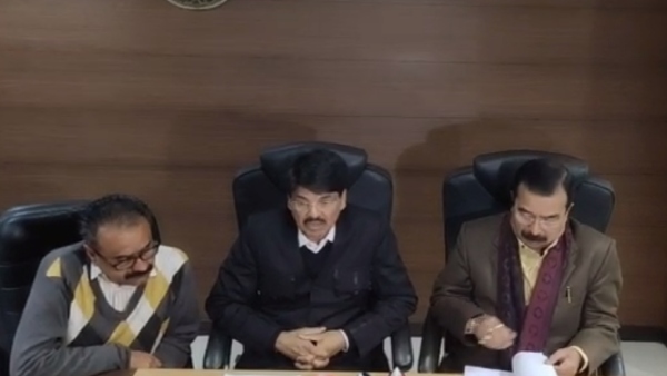 হাইকোর্টে বিশৃঙ্খলার আঁচ দিল্লিতে