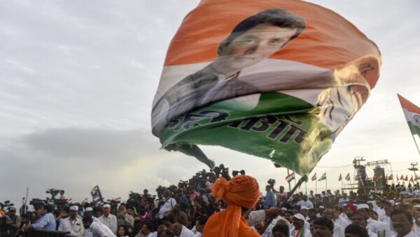 কংগ্রেস জয়ী দিগ্বিজয়ের গড়ে কংগ্রেস জয়ী দিগ্বিজয়ের গড়ে