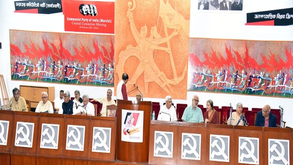 বৈঠকে যাঁরা রয়েছেন বৈঠকে যাঁরা রয়েছেন