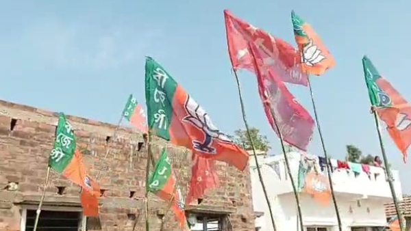 তৃণমূলকে হারাতে বাম-বিজেপি একজোট