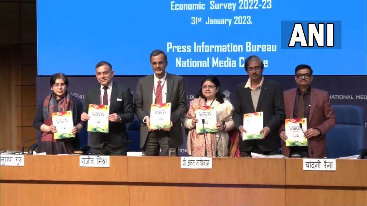 Economic Survey-পেশ করলেন নির্মলা সীতারমণ! এক নজরে যে ১০ টি তথ্য না জানলেই নয় Economic Survey-পেশ করলেন নির্মলা সীতারমণ! এক নজরে যে ১০ টি তথ্য না জানলেই নয়