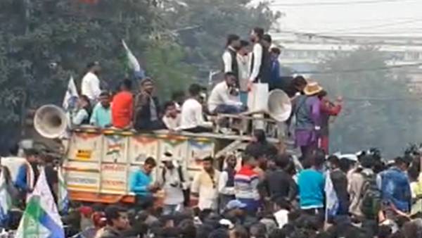 আঁচ এসে পড়ে ধর্মতলাতে। 