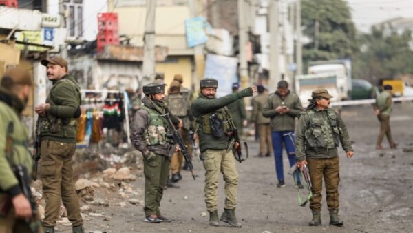 নিরাপত্তার আশ্বাস দিয়েছিলেন অমিত শাহ নিরাপত্তার আশ্বাস দিয়েছিলেন অমিত শাহ