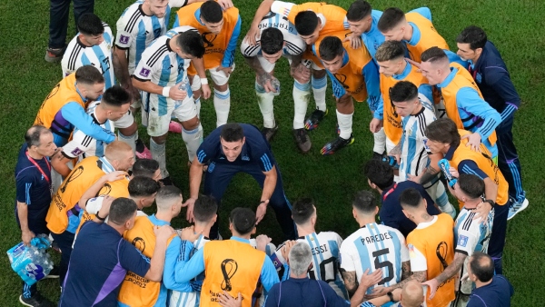 সেরা কোচের দৌড়ে লিওনেল স্কালোনি এবং দিদিয়ের দেশচ্যাম্পস: সেরা কোচের দৌড়ে লিওনেল স্কালোনি এবং দিদিয়ের দেশচ্যাম্পস: