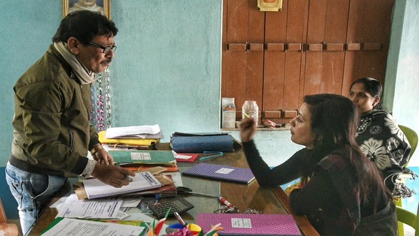 ঘর পাওয়ার আশা ছেড়েছেন অনেক গ্রামবাসী
