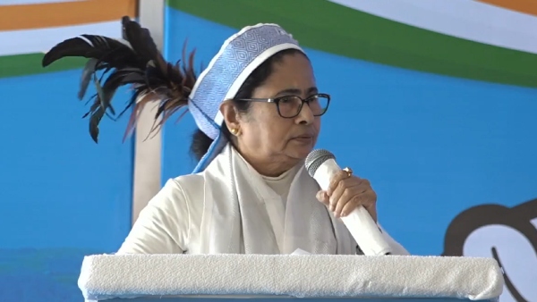 মেঘালয়ে মানুষের সরকার গড়ার ডাক মমতার, প্রথম সভাতেই সুর চড়ালেন ‘জয় মেঘালয়’ স্লোগানে মেঘালয়ে মানুষের সরকার গড়ার ডাক মমতার, প্রথম সভাতেই সুর চড়ালেন ‘জয় মেঘালয়’ স্লোগানে