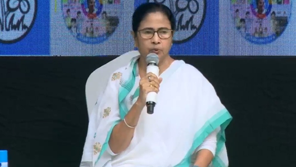 বিরোধীদের নিশানা