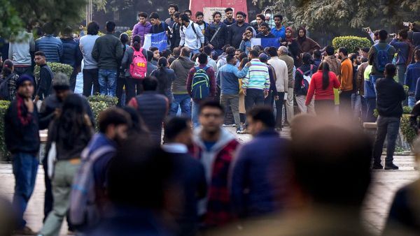 আজাদি শ্লোগানও ওঠে বলে অভিযোগ আজাদি শ্লোগানও ওঠে বলে অভিযোগ