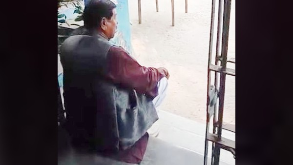 উস্তি থানায় হামলার চেষ্টা উস্তি থানায় হামলার চেষ্টা