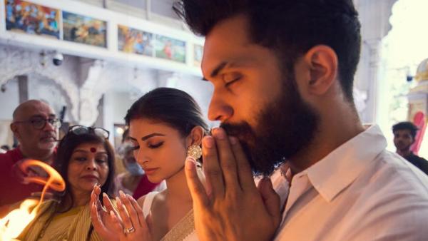 কী ছবি শেয়ার করলেন মৌনী