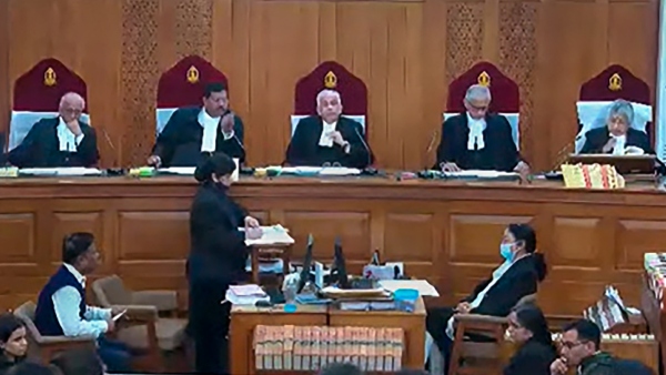  পাঁচ বিচারপতির ডিভিশন বেঞ্চের রায় 