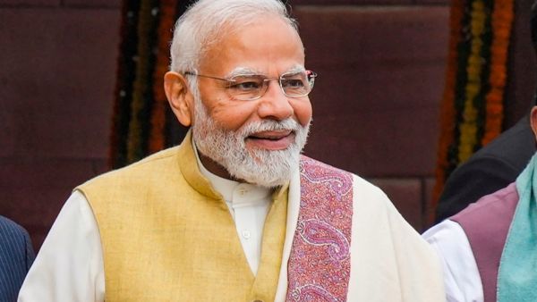 তথ্যচিত্র চলতে চলতেই বিদ্যুৎ বিভ্রাট দেখা দেয় তথ্যচিত্র চলতে চলতেই বিদ্যুৎ বিভ্রাট দেখা দেয়