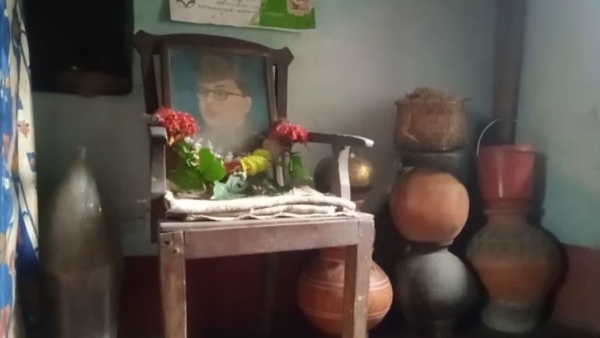 নেতাজির জন্য ছিল বিশেষ সোফার ব্যবস্থা