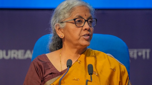 সাধারণের দাবি নিয়ে কেন্দ্রীয় অর্থমন্ত্রী