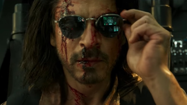 কিং খানকে দেখার জন্য আগ্রহী অনুগামীরা