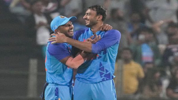 স্পিন বোলিং অলরাউন্ডারদের প্রশংসা