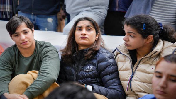 অনুরাগের সঙ্গে বৈঠকে খুশি কুস্তিগীররা, চাপে ব্রিজ ভূষণ অনুরাগের সঙ্গে বৈঠকে খুশি কুস্তিগীররা, চাপে ব্রিজ ভূষণ