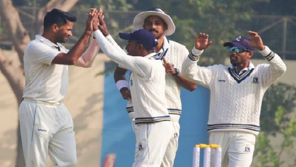 ঘরের মাঠে ইনিংস হার বাঁচাতে লড়াই হরিয়ানার ঘরের মাঠে ইনিংস হার বাঁচাতে লড়াই হরিয়ানার