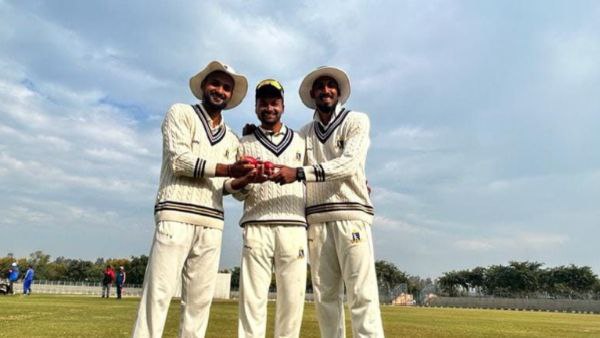 মুকেশ ও ঈশানও সফল