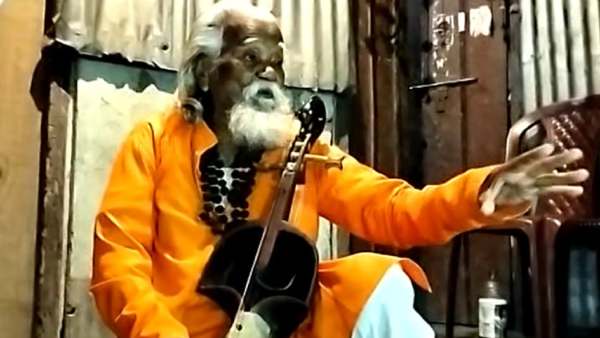 পশু পাখির সুর তাঁর সারিঞ্জায় যেনো জীবন্ত হয়